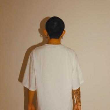 凌晨三点的白炽灯