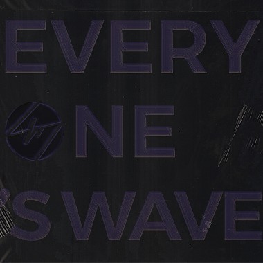 EVERYONE'S WAVE
