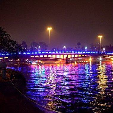 爱河边