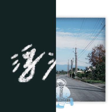 午后阳光洒落在木头地板上