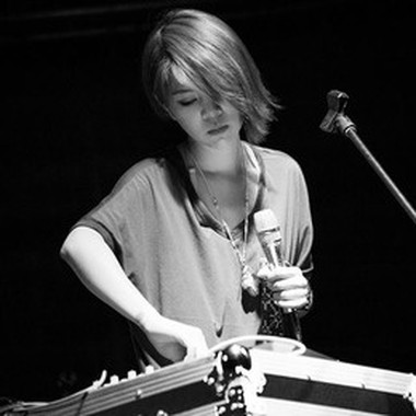 女声