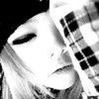 こ． 么名．aka.mo ≮曲名:街角回忆≯ [翻]