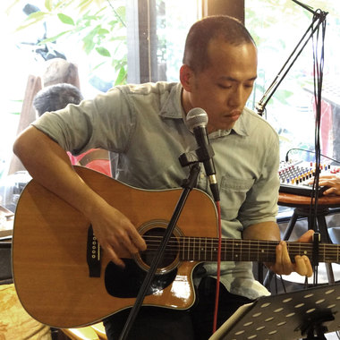 街头艺人 by 流加尾(原创歌曲)