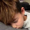 纸飞机与旧课桌
