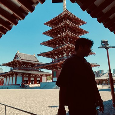 买张机票续命吧