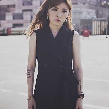 已经发行的单曲 - 李雅微(烟雾弹乐团主唱) | 街声 | 音乐人梦想的