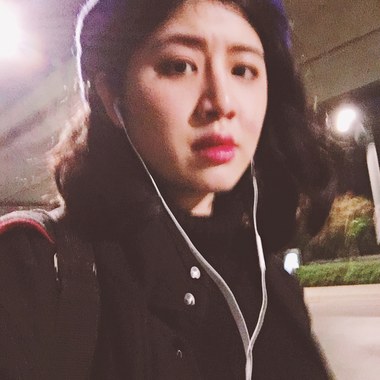 在海里张开的眼睛们