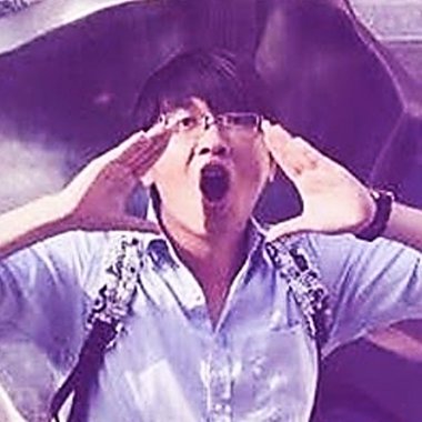 她只回了一个 hi (She just Replied "hi")