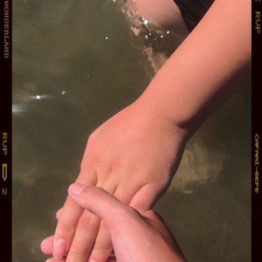 Amber - 爱你不需要诗情画意