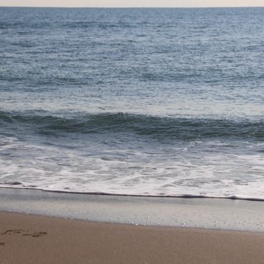 海の向こうの君