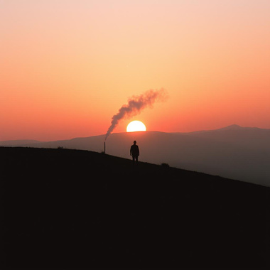 就让我一个人过