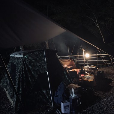The man in the tent 隔壁的露友