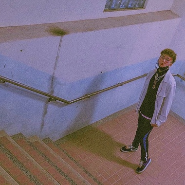 如同营火般