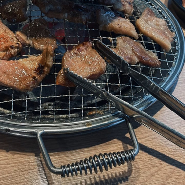 他们烤肉没有揪我因为我人在韩国