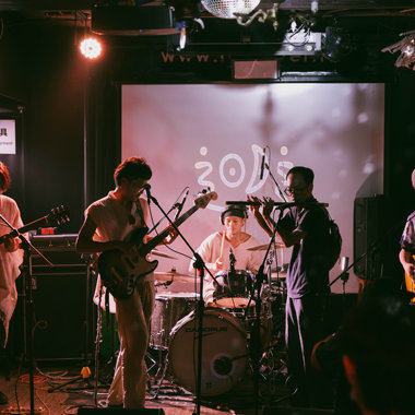 热炒 (live)