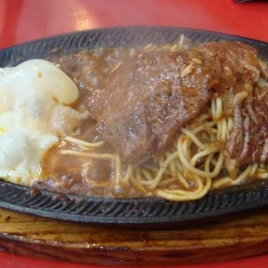 蘑菇酱牛排